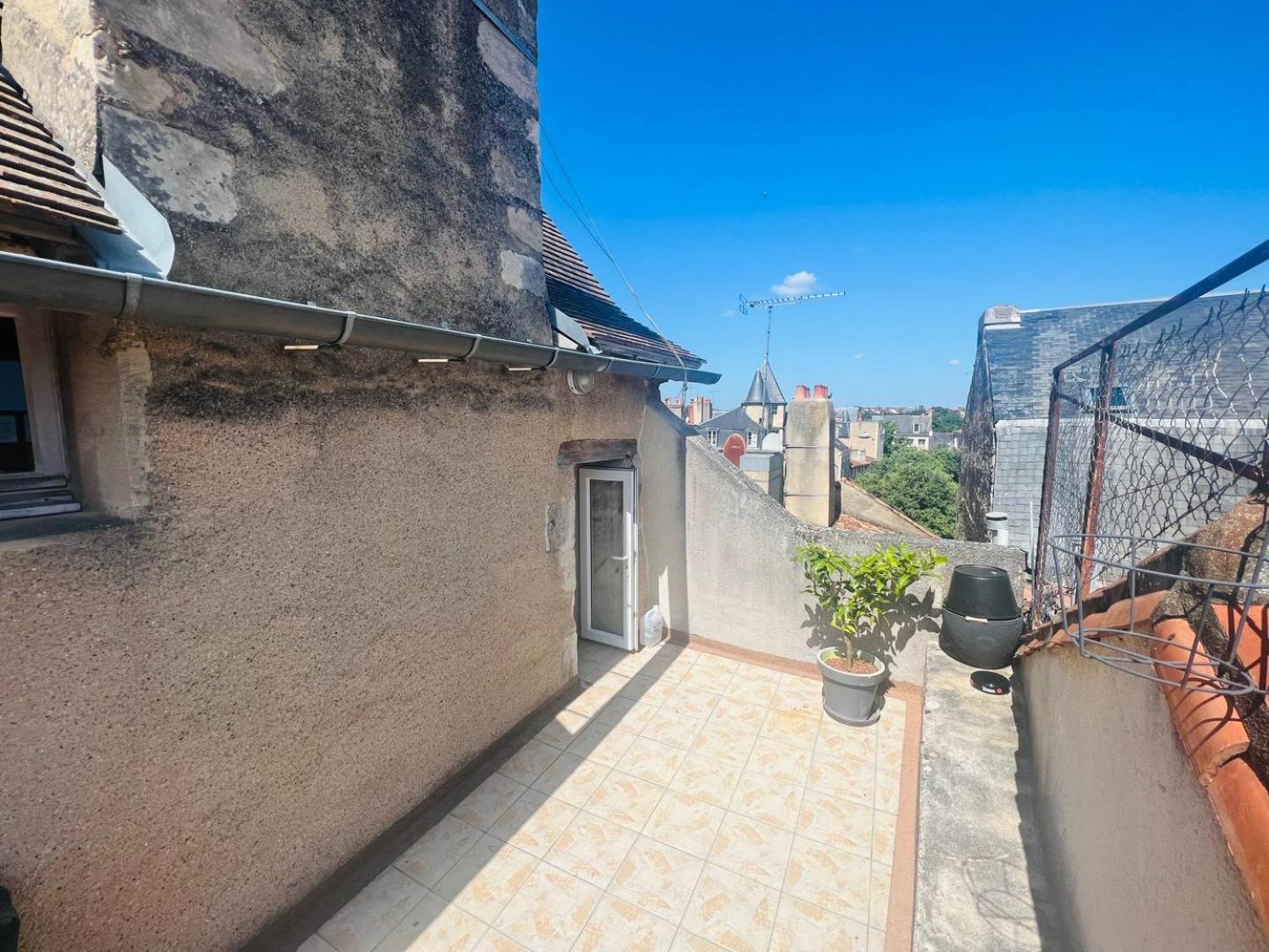 So British ! Appart Atypique Et Sa Petite Terrasse Poitiers Exterior foto