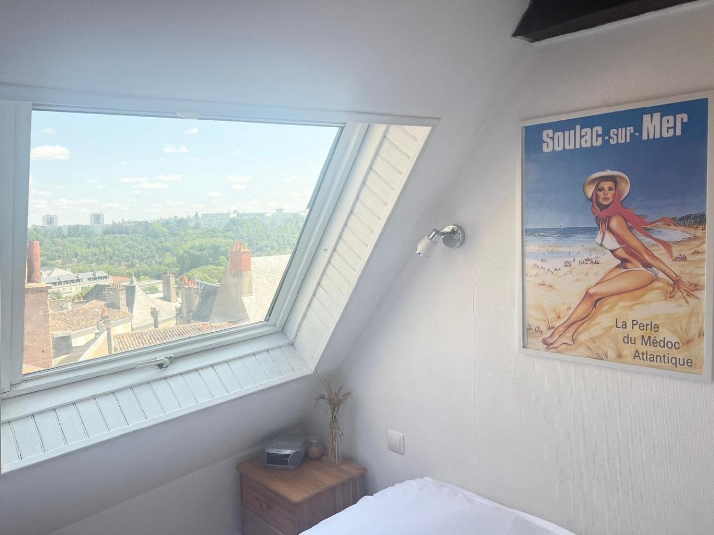 So British ! Appart Atypique Et Sa Petite Terrasse Poitiers Exterior foto